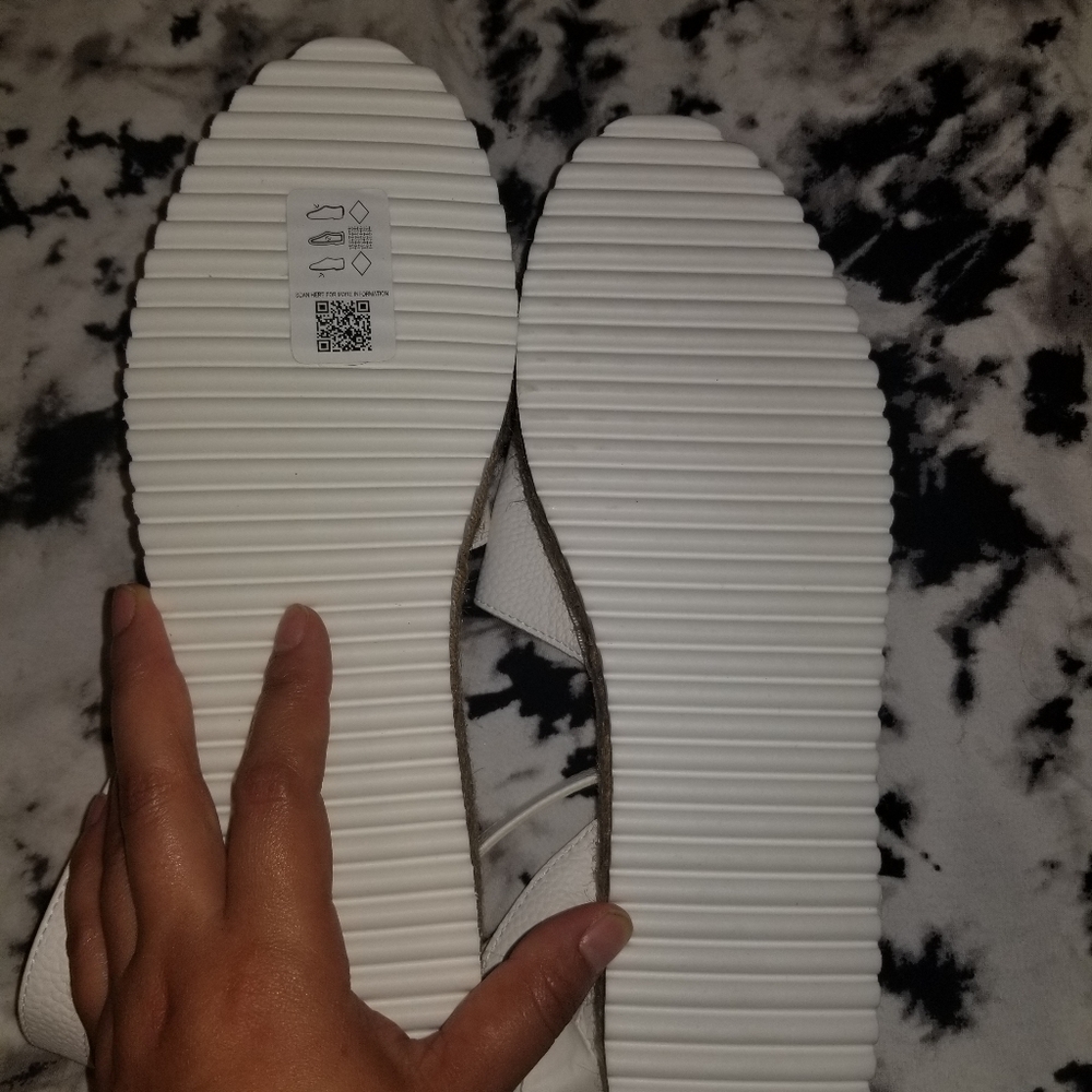 Sandals - Picture 2 of 4